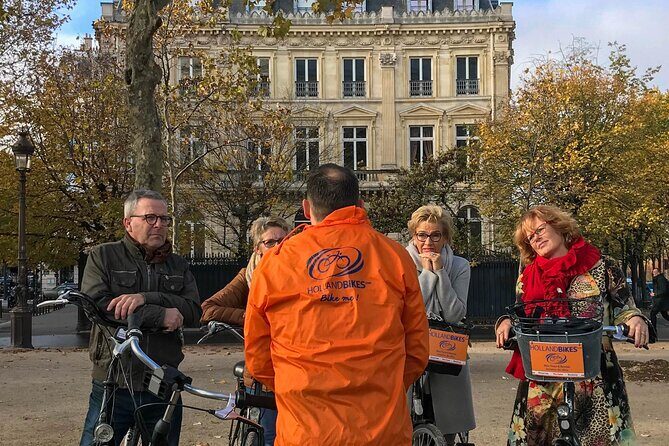 Paris: City Bike Tour on a Dutch Bike - Champs-Élysées at street level and the Petit Palais / Grand Palais zone