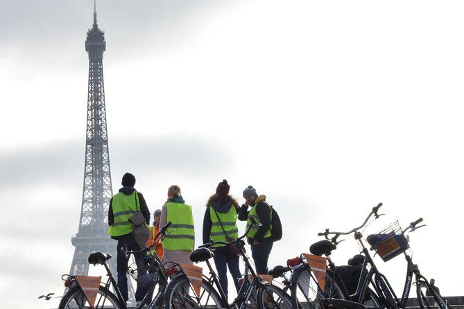 Paris: City Bike Tour on a Dutch Bike - Meeting at Q-Park Meyerbeer Opéra and getting your bike fit