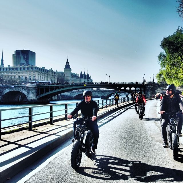 Paris: City Highlights Private Electric Bike Tour with video - Stop 6: Eiffel Tower pass-by without the full stress day