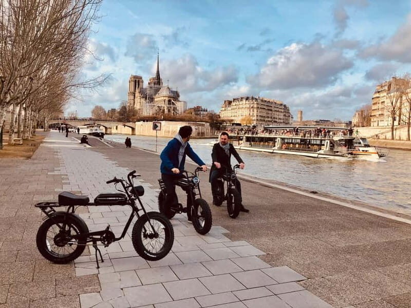 Paris: City Highlights Private Electric Bike Tour with video - Meeting Renaud at 6 Rue de Jarente and getting rolling