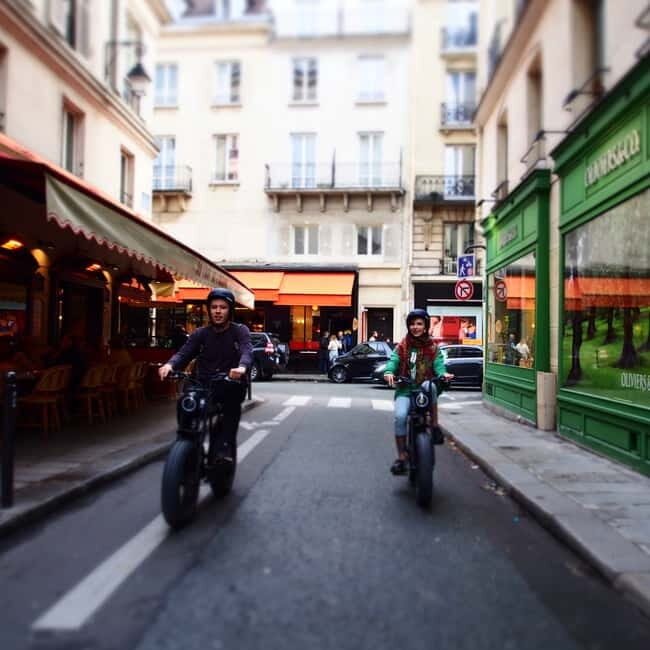 Paris: City Highlights Private Electric Bike Tour with video - The heart of the route: how the itinerary moves you across central Paris