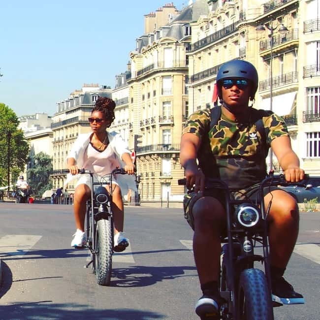 Paris: City Highlights Private Electric Bike Tour with video - Stop 2: Place des Vosges for first big-sight energy