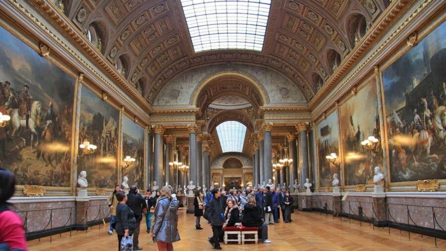 Paris: City Pass – Eiffel, Louvre & 27+ Must-See Sights - Hop-on Hop-off Bus: Use It as Your Moving Map