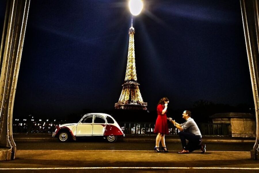 Paris: City Sightseeing Tour at Night in Vintage Car - Notre-Dame and Île de la Cité area views: iconic lighting with a quick, guided look
