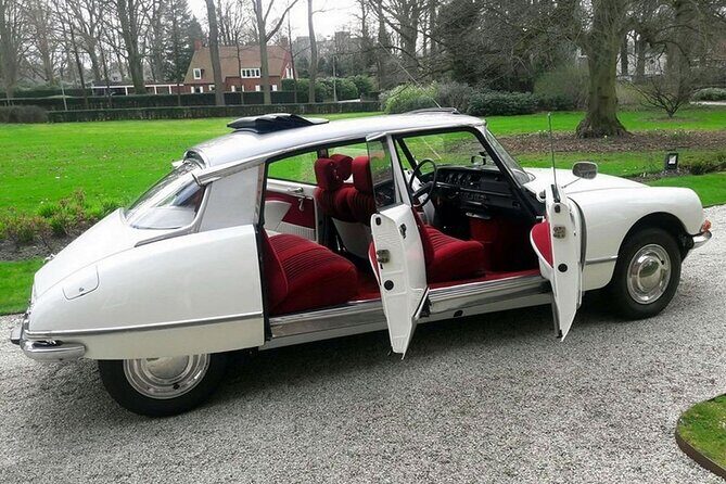 Paris City Tour 1h00 Citroën DS Vintage with Open Roof - Why a vintage Citroën DS open-roof feels like Paris in real life