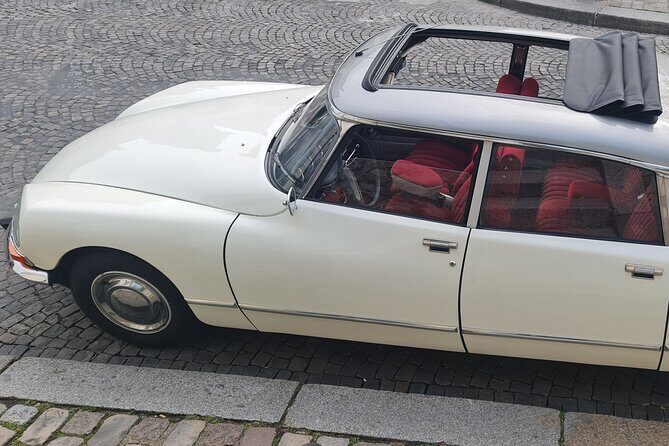 Paris City Tour 1h00 Citroën DS Vintage with Open Roof - Pickup, drop-off, and the small extras that make it easier