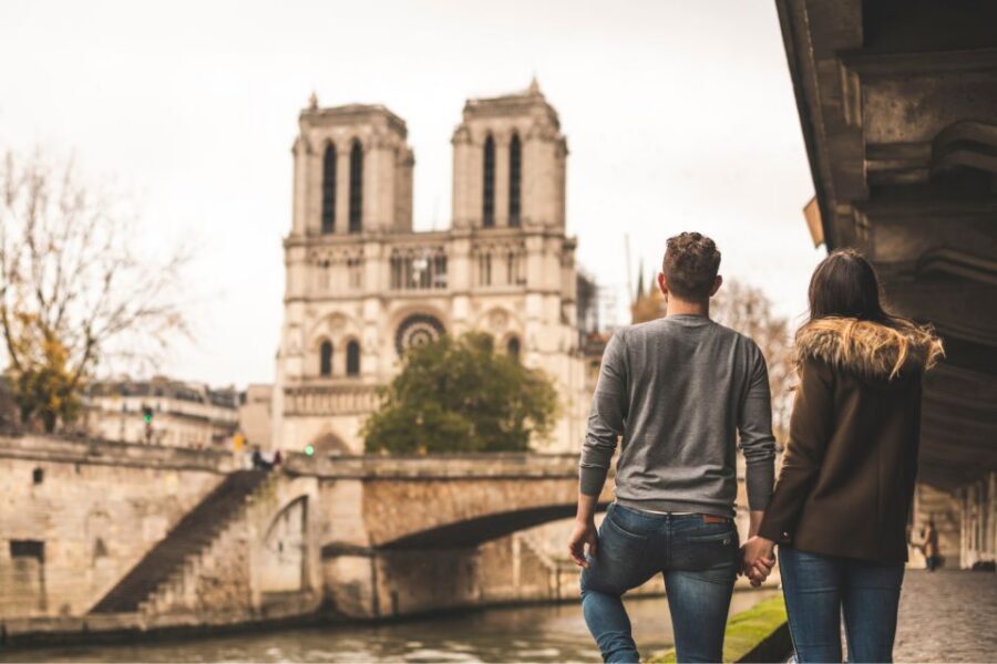 Paris: City Tour with Louvre Tickets & Cider with a Crepe - Île de la Cité and Notre-Dame area: the Seine’s medieval spine