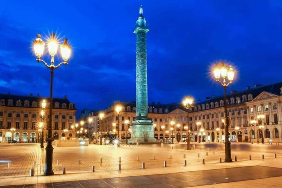 Paris: Cœur de Bohème Tour - Heart of the City - Louvre and classic culture in a short stop