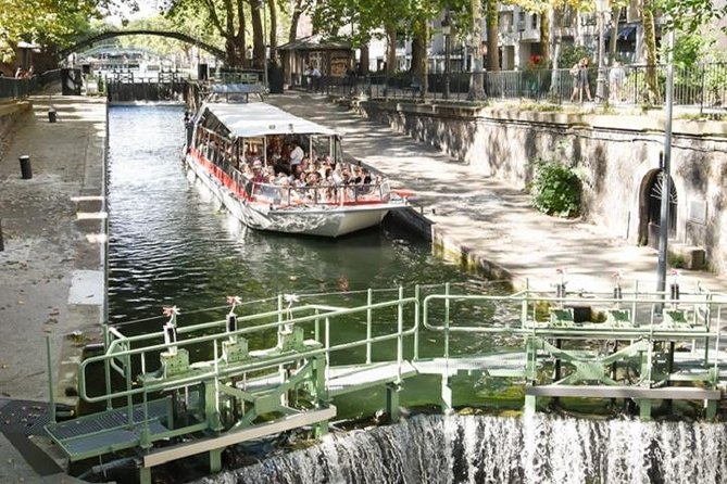 Paris: Cruise on The Canal Saint Martin and The Seine River - Île Saint-Louis and Île de la Cité: Where the River Turns into Postcards