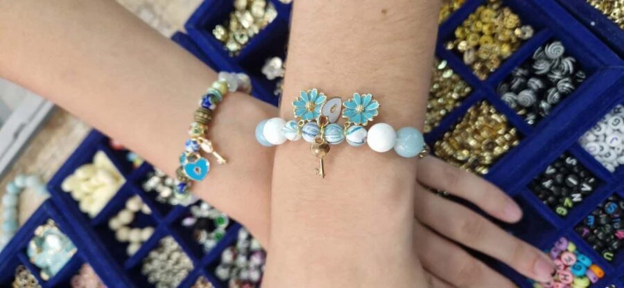 Paris: Custom Souvenir Bracelet Workshop - Inside Boutique My Nice Bracelet in Paris