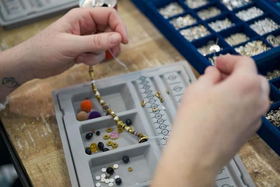 Paris: Custom Souvenir Bracelet Workshop - The 1-hour workshop flow: what happens step by step