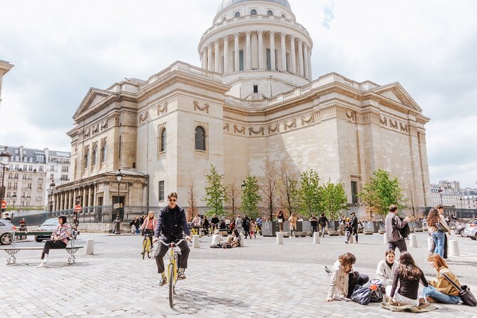 Paris: Day Bike Rental - The Bike Setup: Phone Mount, Basket, Helmet, and Why It Matters