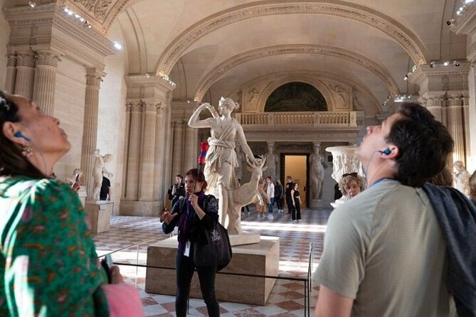 Paris Day Tour with Eiffel Tower, Louvre and Cruise Max 6 People - Île de la Cité and Notre-Dame area: the old Paris feeling in a one-hour loop