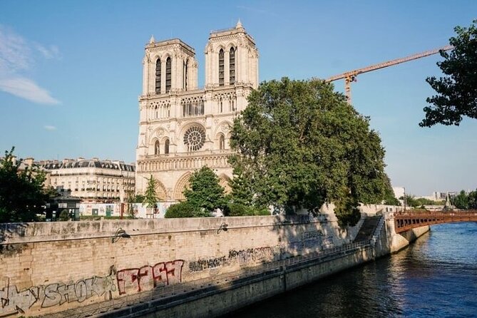 Paris Day Tour with Eiffel Tower, Louvre and Cruise Max 6 People - Sainte-Chapelle and Conciergerie: quick exterior looks that set up the next photo