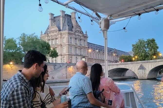 Paris Day Tour with Eiffel Tower, Louvre and Cruise Max 6 People - The Seine River cruise: included commentary and timing you can choose