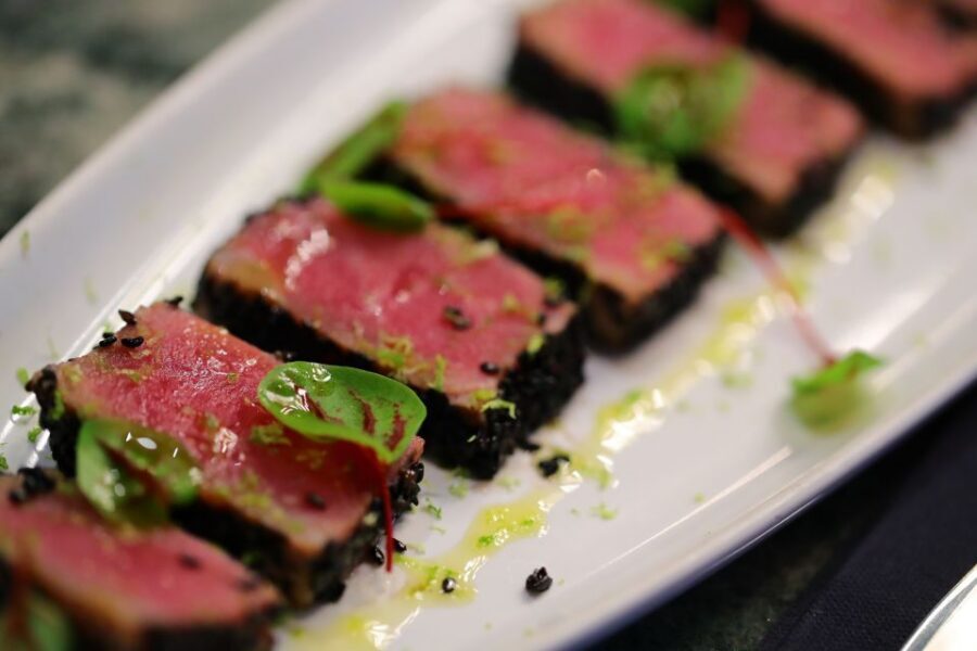 Paris: Dinner with Customized Wine Selection - Atmosphere and service at O Chateau: elegant, relaxed, and easy to talk to
