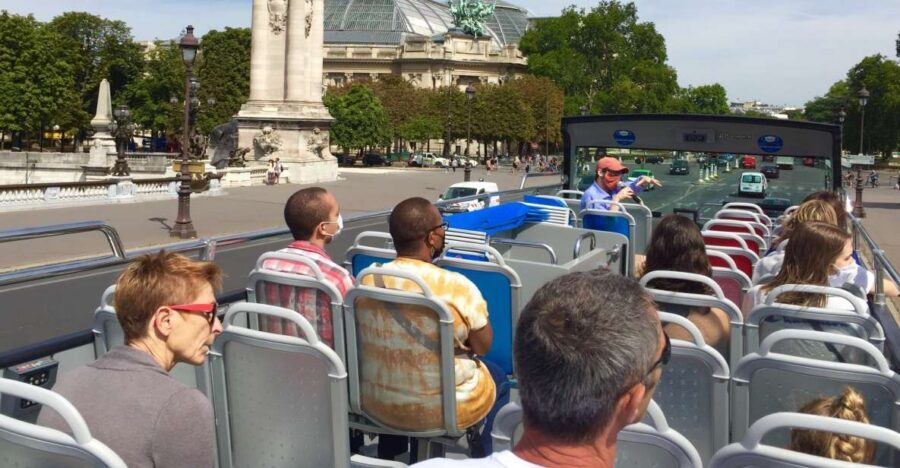 Paris: Discovery Hop-On Hop-Off and Paris by Night Tour - Stop-by-stop: what you can actually do at each landmark