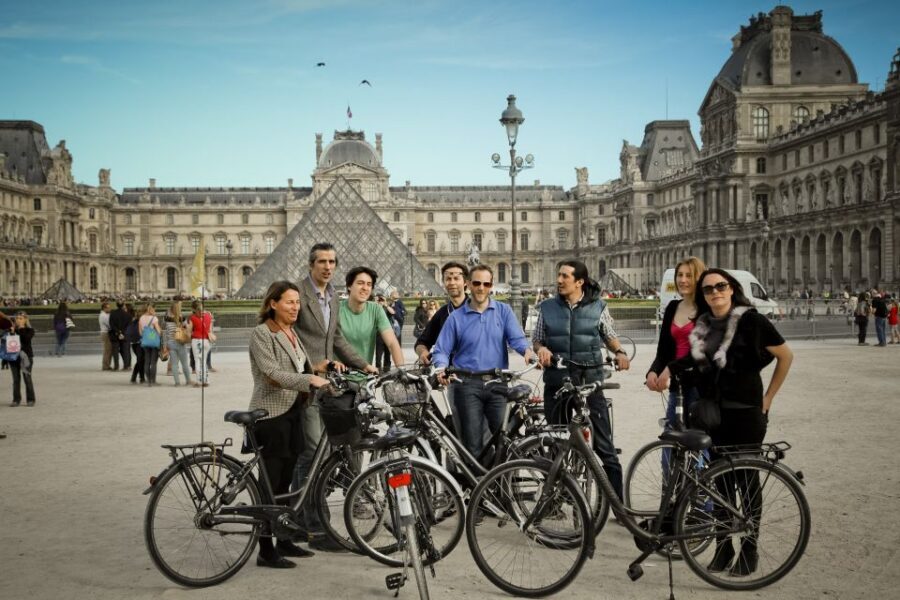 Paris: E-bike tour - Monumental and Hidden Paris - Starting at Rue Brantôme and cruising into the Louvre zone