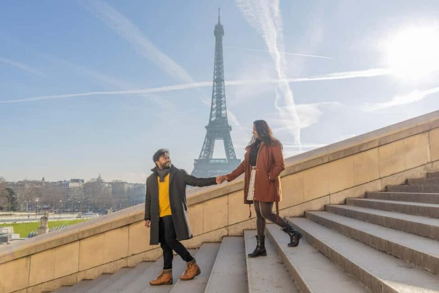 Paris: Eiffel Area Private Photoshoot - Pont de Bir-Hakeim: where the Eiffel looks great with a bridge