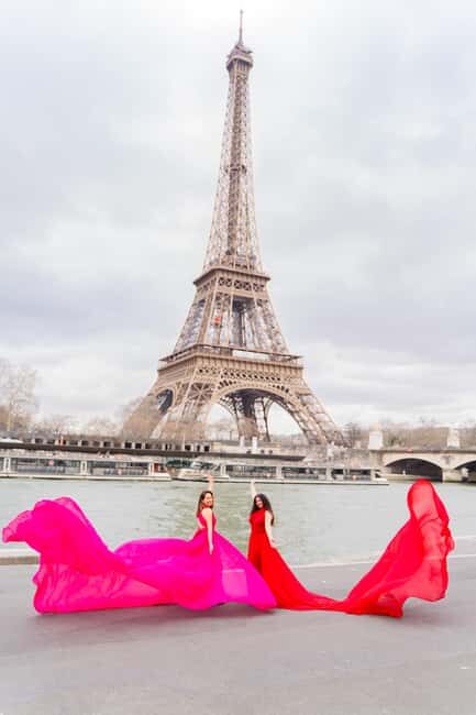 Paris: Eiffel Tower Flying-Dress Photoshoot jonadress - How the Tour Works: Trocadéro, Then a Quick Seine Moment