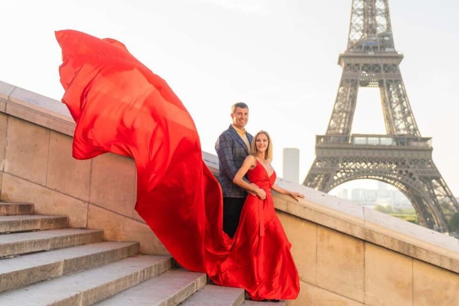 Paris: Eiffel Tower Glamor Photoshoot with Dress Options - Why Pont de Bir Hakeim makes sense for Eiffel Tower glamour photos