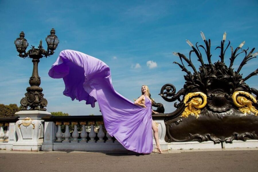Paris: Eiffel Tower Glamor Photoshoot with Dress Options - Your photo and video delivery: what you actually get