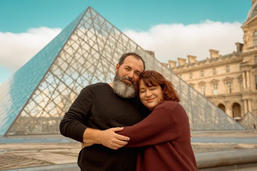 Paris: Eiffel Tower & Louvre Private Photoshoot - What you get after the shoot: edited photos and an easy download flow
