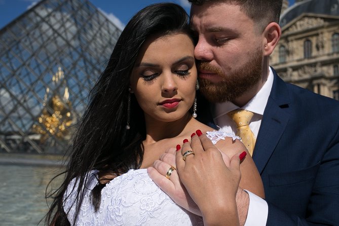 Paris Eiffel Tower Photoshoot Professional Photographer Private - What you actually get: photos, editing, and delivery speed