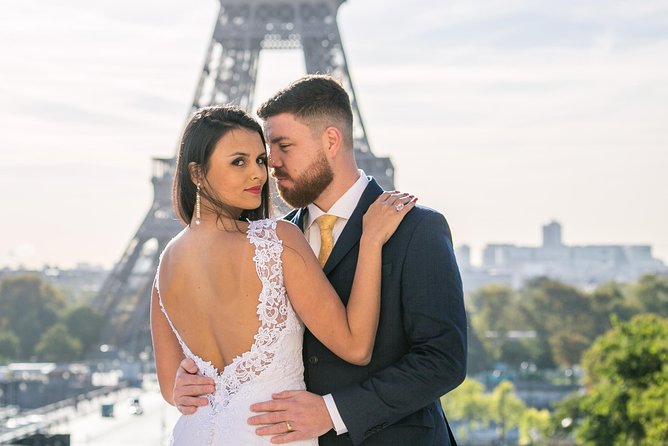 Paris Eiffel Tower Photoshoot Professional Photographer Private - Weather and crowds: the realistic part of shooting at the Eiffel Tower