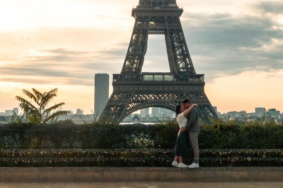 Paris: Eiffel Tower Private Professional Photoshoot - Should you book this early Eiffel Tower photoshoot?