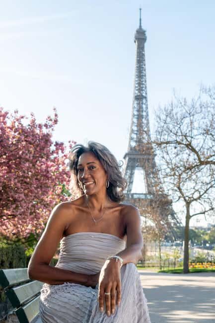 Paris: Eiffel Tower Private Professional Photoshoot - Pose tips you’ll actually use (even if you hate posing)