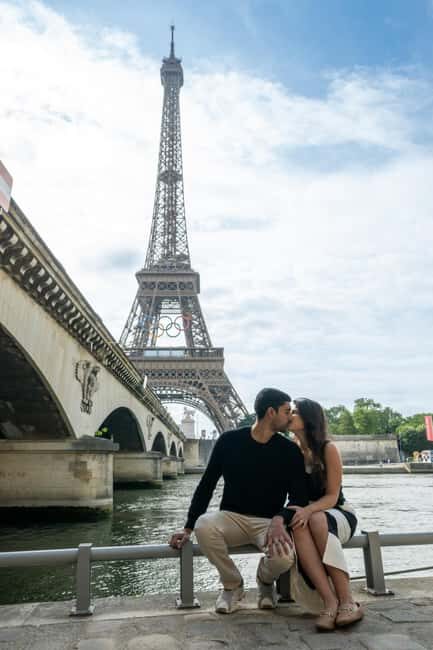Paris: Eiffel Tower Private Professional Photoshoot - The photo delivery: 25 edited picks plus all originals in 24 hours