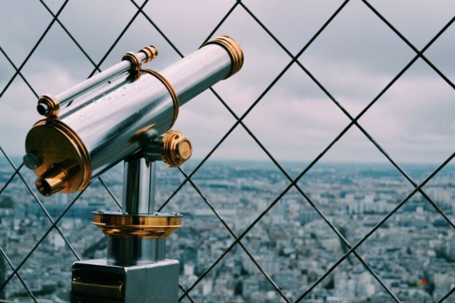 Paris: Eiffel Tower Summit Floor Ticket & Seine River Cruise - Night vs day cruise: when you should schedule the boat