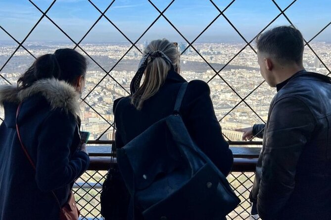Paris: Eiffel Tower Summit Small-Group Guided Tour Max 6 People - Logistics that can make or break your day