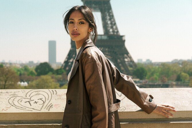 Paris: Eiffel Tower Vintage Photoshoot - How the shoot flows: posing, pacing, and quick fixes