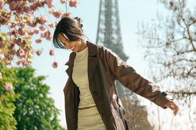Paris: Eiffel Tower Vintage Photoshoot - Value and pricing: $47.66 per group, and what you’re really buying