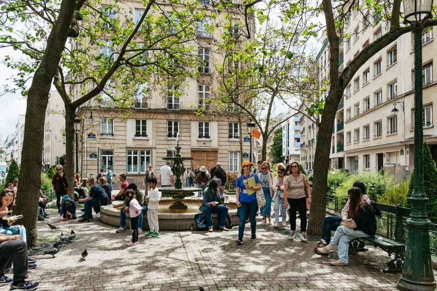 Paris: Emily TV Show Locations Guided Walking Tour - Practical Tips for a Smooth Walk (and Better Photos)
