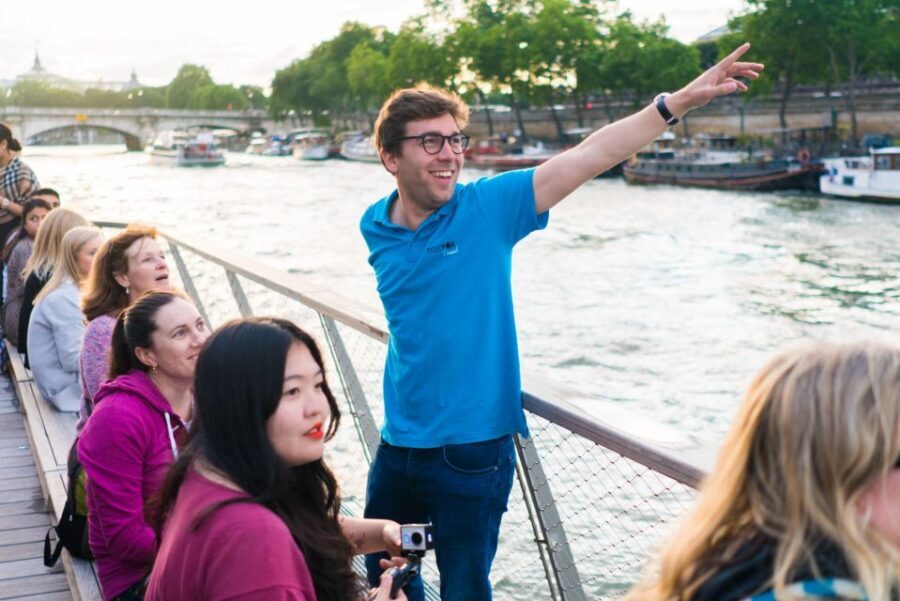 Paris: Evening Bike and Boat Tour - The Seine cruise: why you get a second perspective