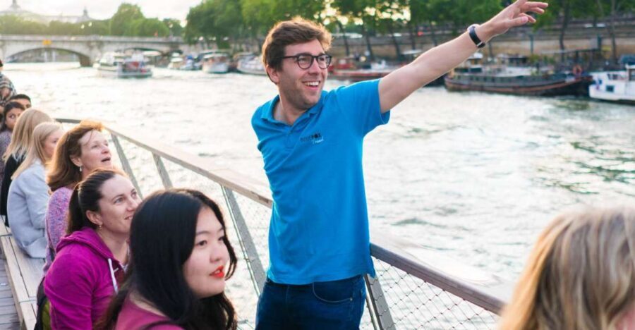 Paris: Evening Bike and Boat Tour - Cycling past Notre-Dame and toward the Eiffel Tower