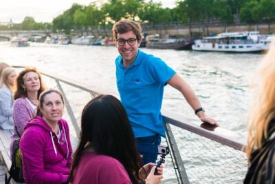Paris Evening Bike Tour with 1-hour Seine River Cruise - The Seine River cruise: where Paris looks best from the water