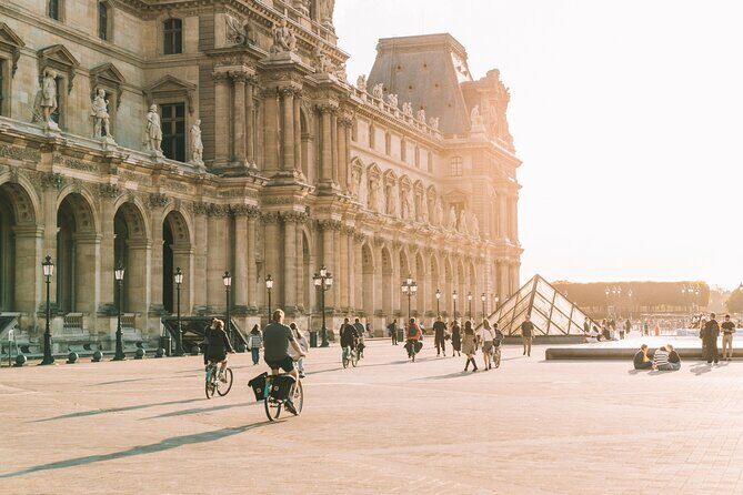 Paris Evening City of Lights Small Group Bike Tour & Boat Cruise - How the Photo Stops and the Café/Ice Cream Break Work
