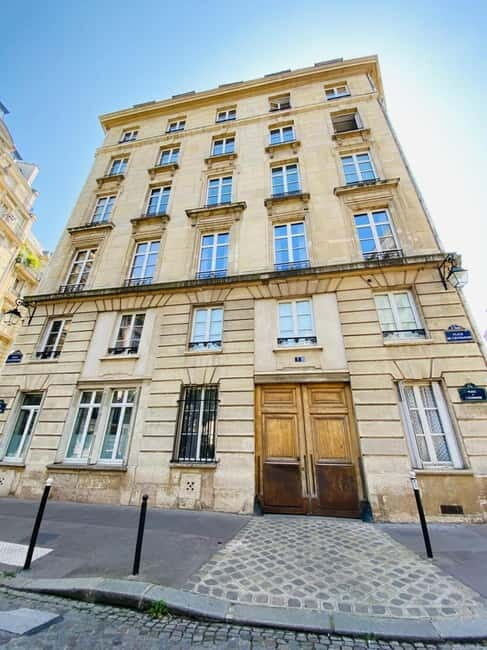 Paris: Explore the City Like Emily Tour - Filming Locations - Should You Book This Emily in Paris Filming Locations Tour?