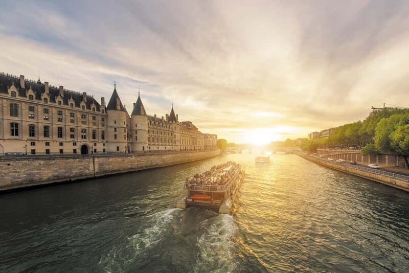 Paris: Explorer Pass with 3, 4, 5, 6, or 7 Attractions - Seine Cruise with Champagne and Croque Monsieur: The Easiest Way to Feel Paris