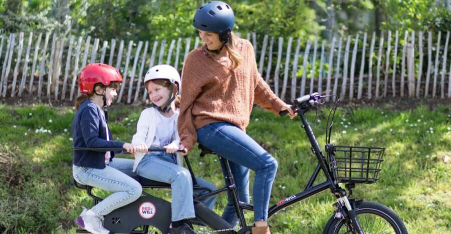 PARIS: Family e-bike longtail renting - Meeting at RED-WILL in the 15th arrondissement