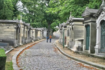 Paris: Famous Graves of Pere Lachaise Cemetery Guided Tour - Meeting at Alexandre Dumas: how the 2-hour walk actually plays out