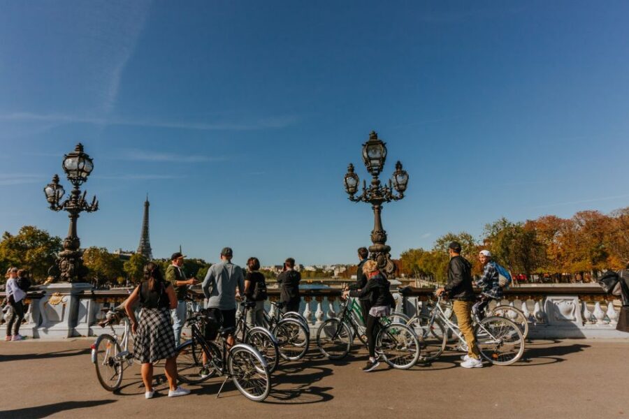 Paris: Famous Monuments Cycling Tour - Key highlights at a glance