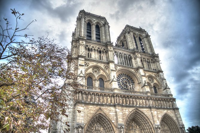 Paris First Time Private Tour with Notre Dame, Montmartre & Arc de Triomphe - Montmartre essentials: Sacré-Cœur and the hill’s real mood