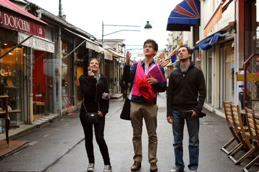 Paris: Flea Market Insider's Tour in Extra-Small Group - Traditional village browsing time: a calmer second act