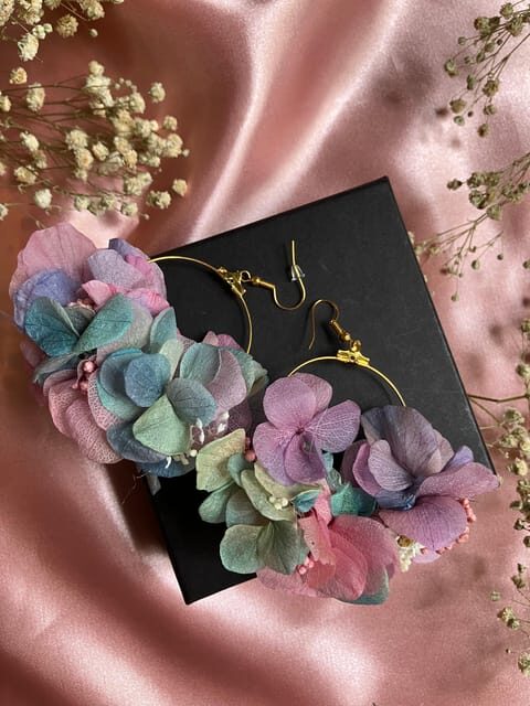 Paris: Floral Earrings workshop - Techniques that turn loose parts into earrings you can wear