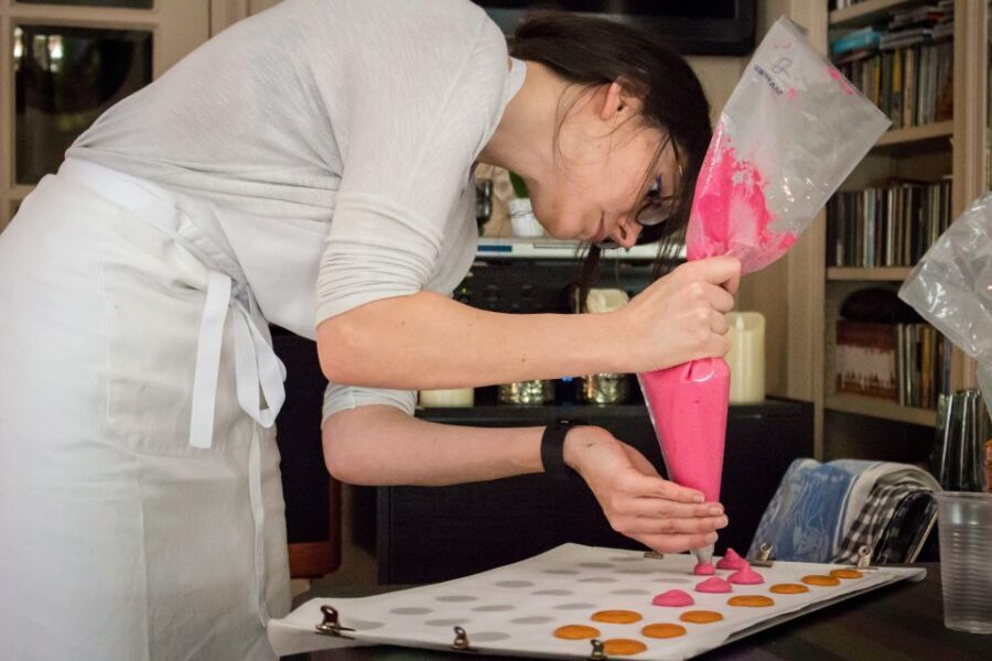 Paris: French Macarons Baking Class with a Parisian Chef - Finding the chef’s apartment and getting ready for baking